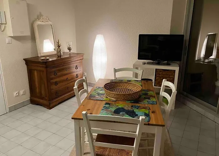 Et Tennis A La Corniche * Сет