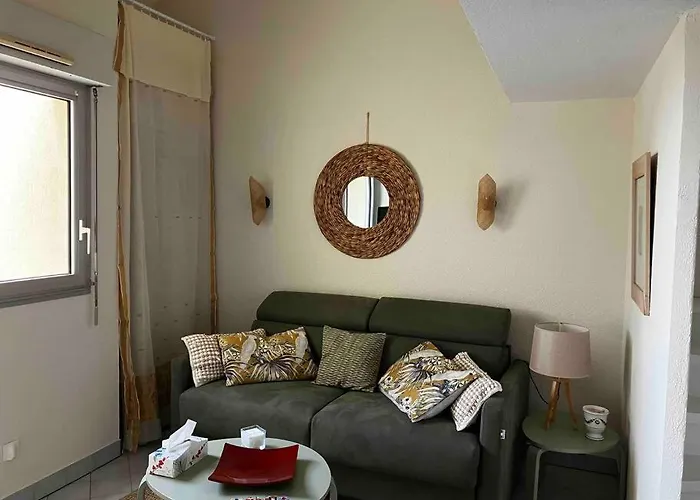 Апартаменты Et Tennis A La Corniche Сет