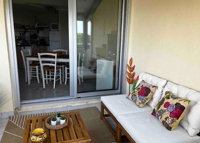 Et Tennis A La Corniche Апартаменты Сет