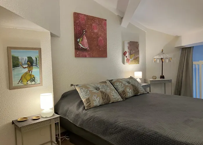 Апартаменты Et Tennis A La Corniche